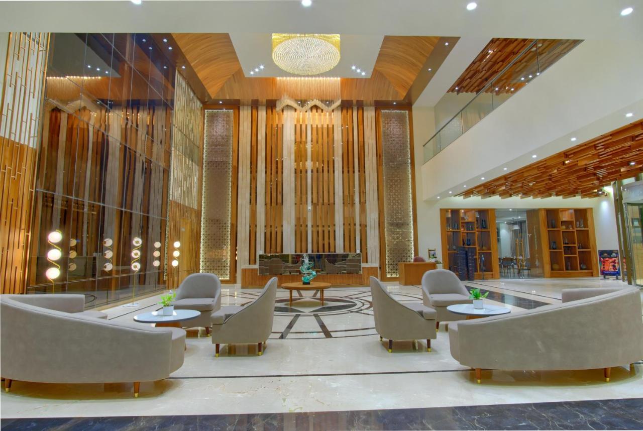 Hotel Sayaji Morbi Exteriér fotografie