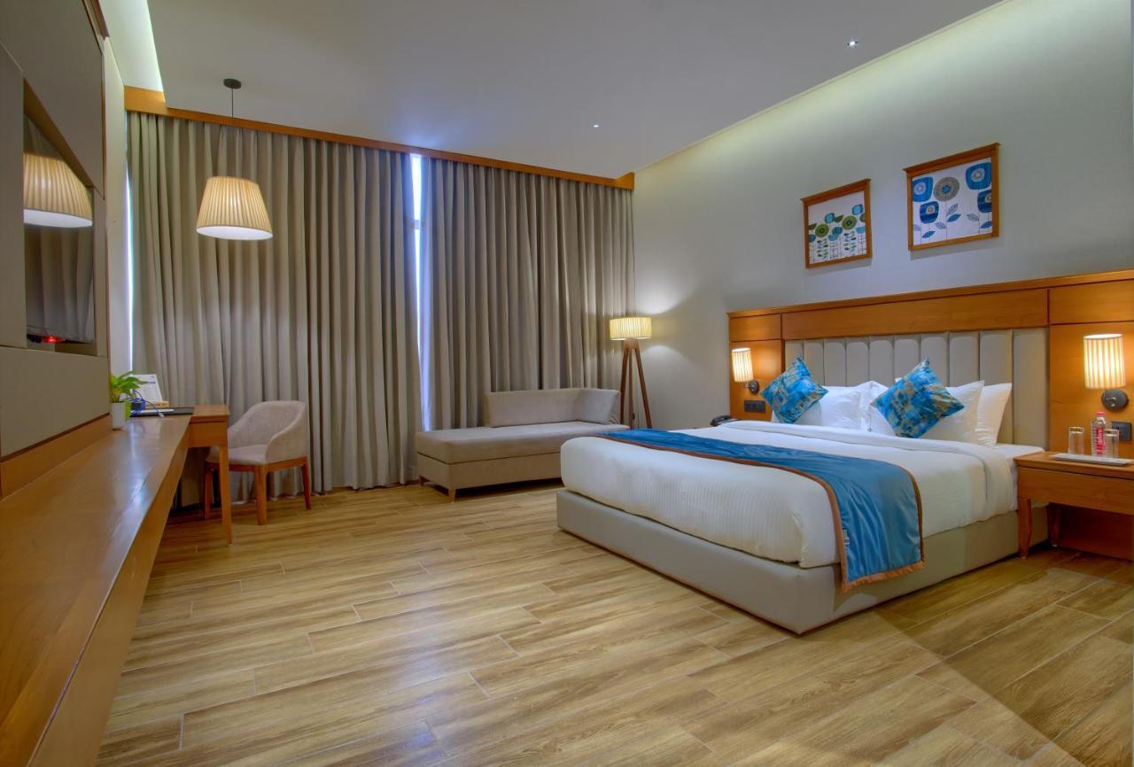 Hotel Sayaji Morbi Exteriér fotografie