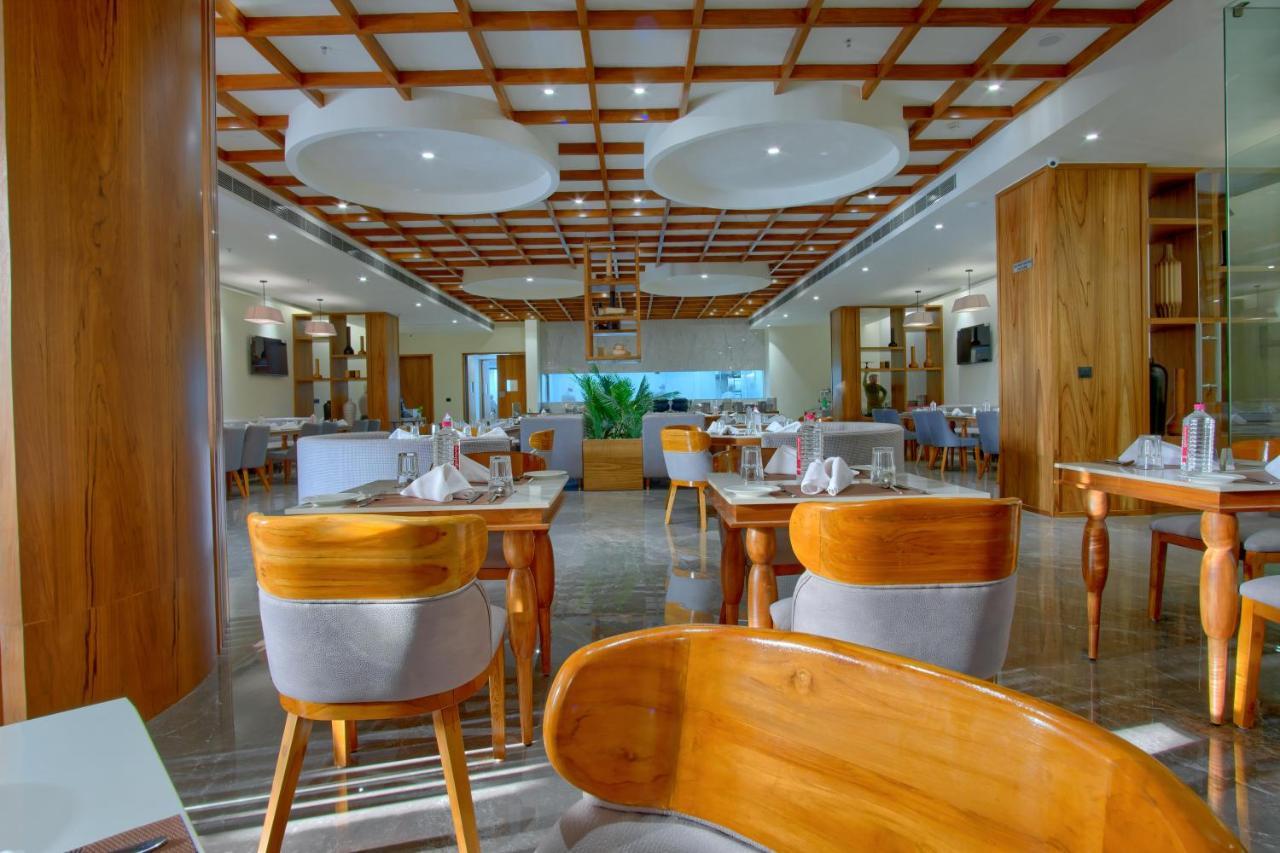 Hotel Sayaji Morbi Exteriér fotografie