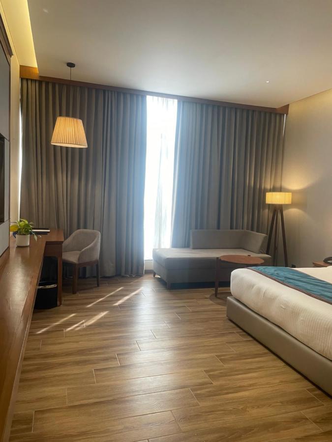 Hotel Sayaji Morbi Exteriér fotografie