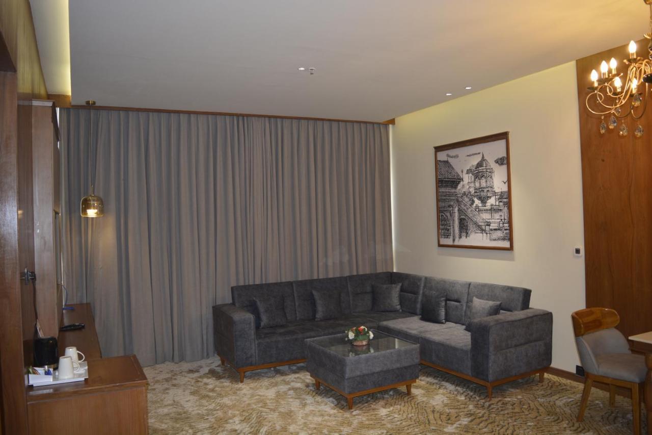 Hotel Sayaji Morbi Exteriér fotografie
