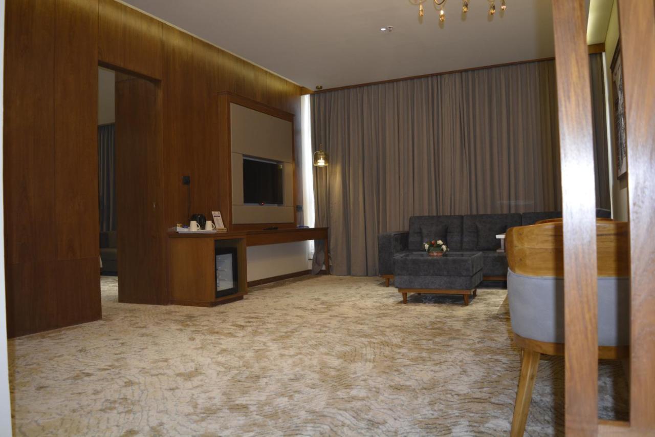 Hotel Sayaji Morbi Exteriér fotografie