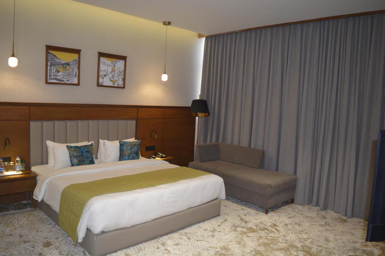 Hotel Sayaji Morbi Exteriér fotografie