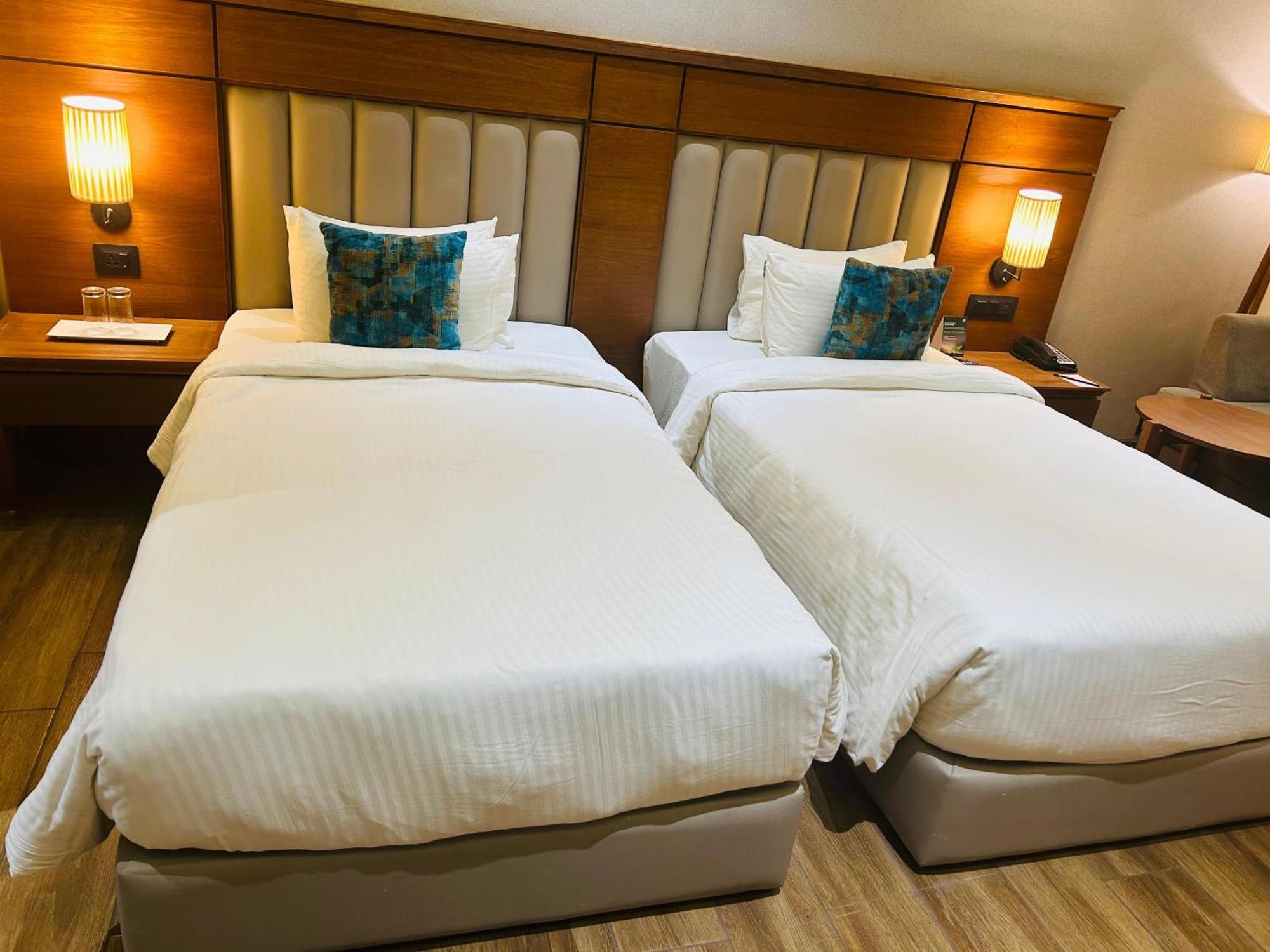 Hotel Sayaji Morbi Exteriér fotografie