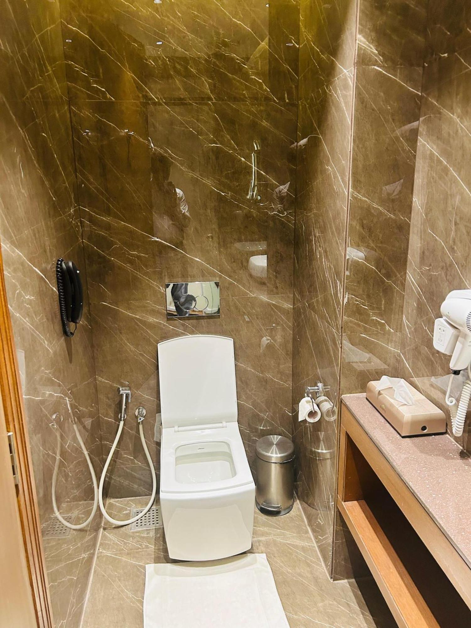 Hotel Sayaji Morbi Exteriér fotografie